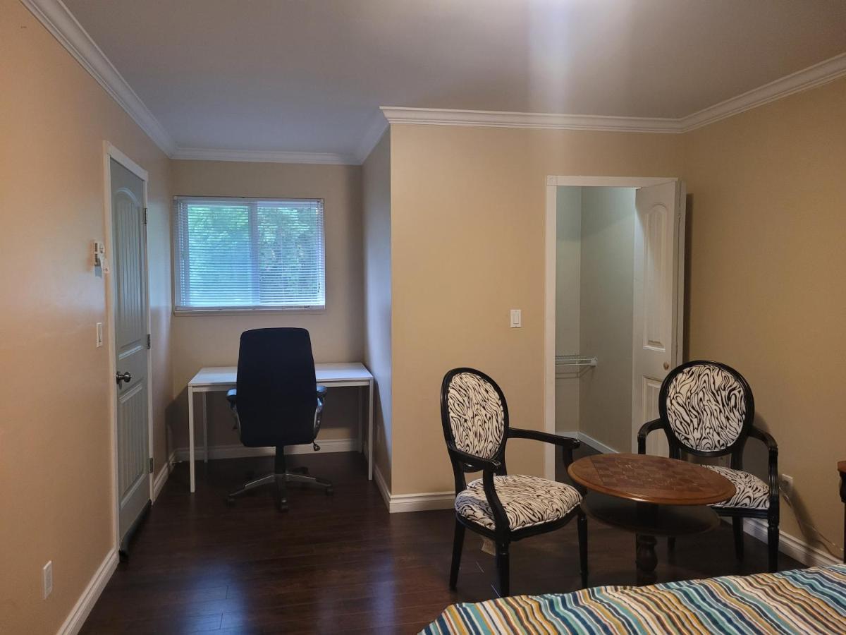 Vancouver Jenny'S Guesthouse Кокуитлам Экстерьер фото